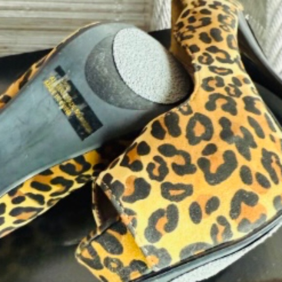 BETTIE PAGE PIN-UP STLE PLATFORM STILETTOS WITH PEEP TOE - Picture 6 of 8